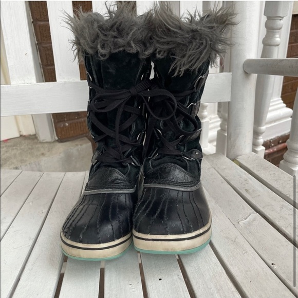 Sorel Girls Black Winter Fur Boots - Picture 6 of 8